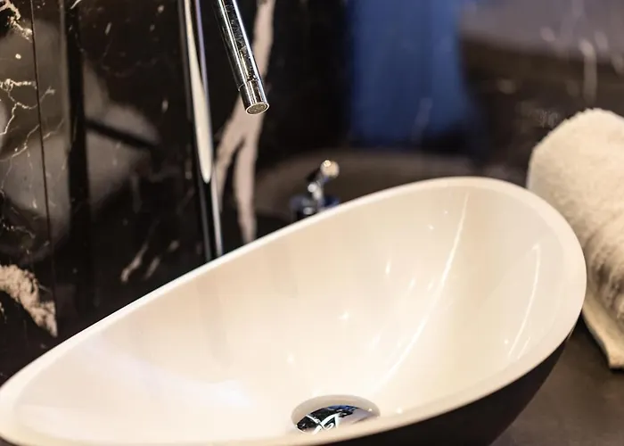 ベッド・アンド・ブレックファスト Maximum &