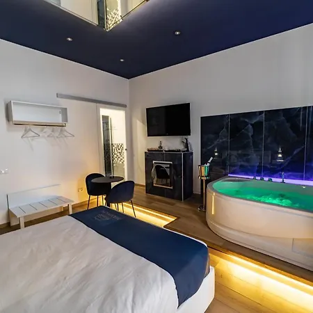 Maximum & Bed & Breakfast 4*