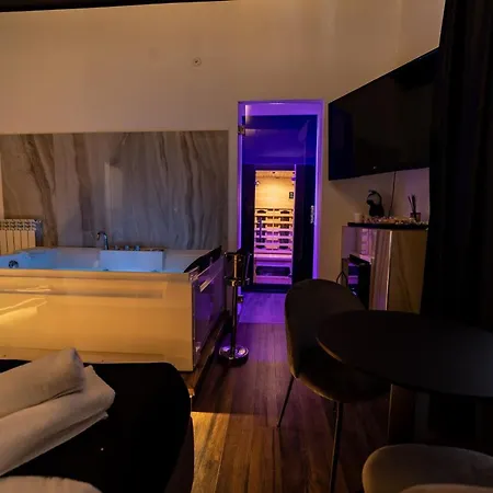 Maximum & Bed & Breakfast