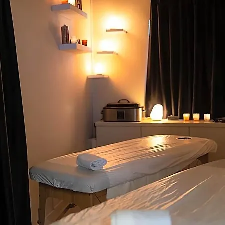 Maximum Suite&spa Frühstückspension 4*