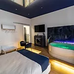 Maximum & Bed and breakfast 4*