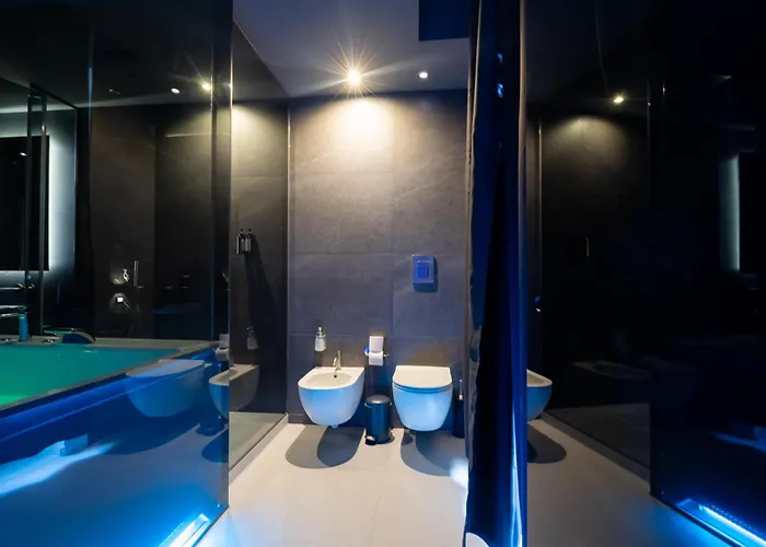 Maximum & Nocleg ze śniadaniem 4*